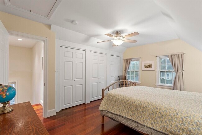 Building Photo - 54 Broadway Ave