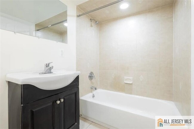 Building Photo - 234 Inza St
