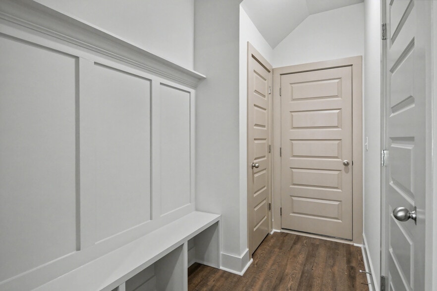 Building Photo - 4237 Fern River Trl