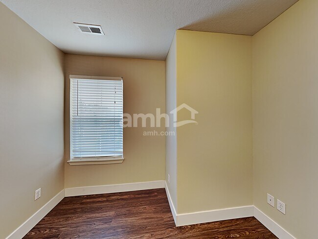 Building Photo - 847 NW 1st Ave