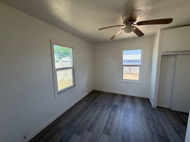 Building Photo - Charming 1-Bedroom cottage