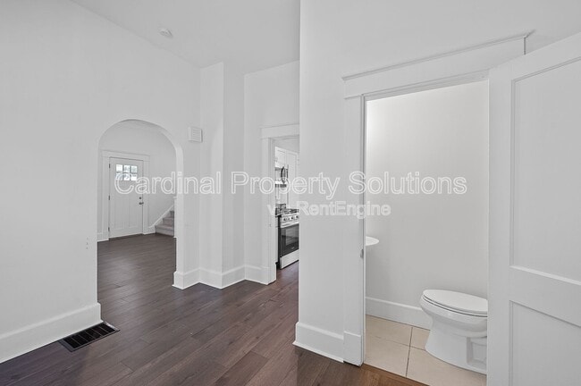 Building Photo - 5622 Prentice St