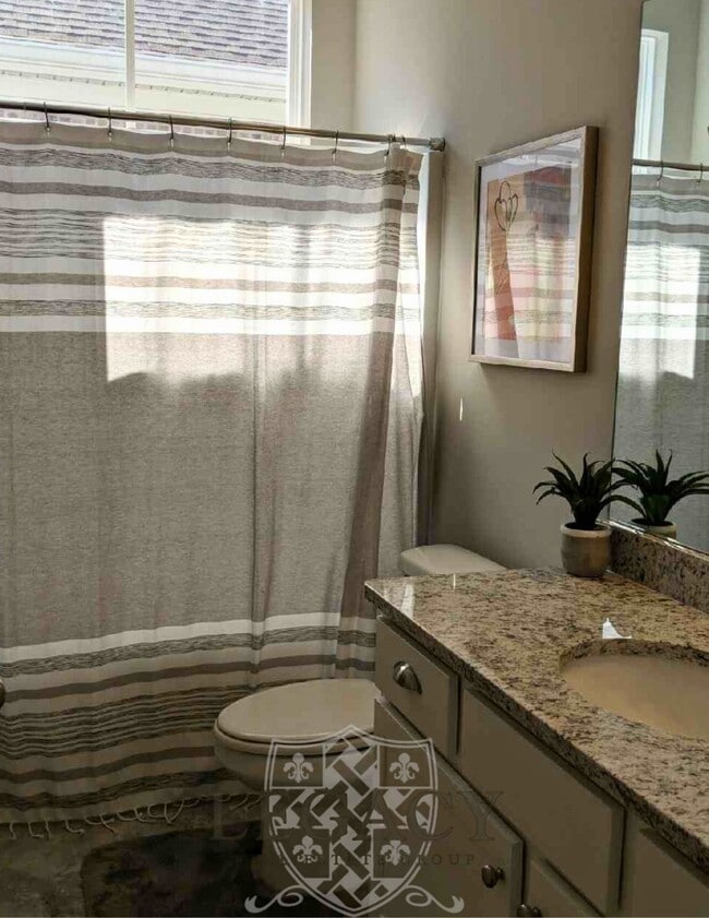 Building Photo - 708 Goswell Dr