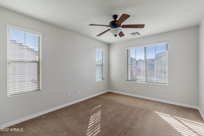 Building Photo - 3983 E Cat Balue Dr