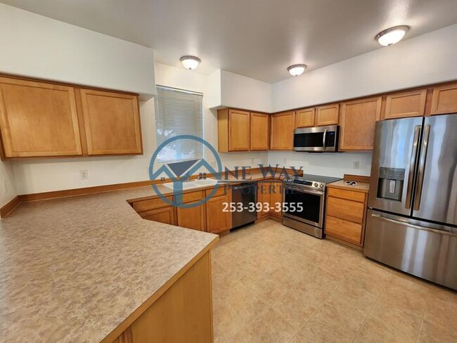 Building Photo - 2682 Hamilton Ave