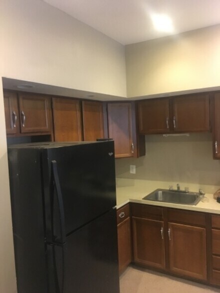 Building Photo - 3400 Fairview Ave