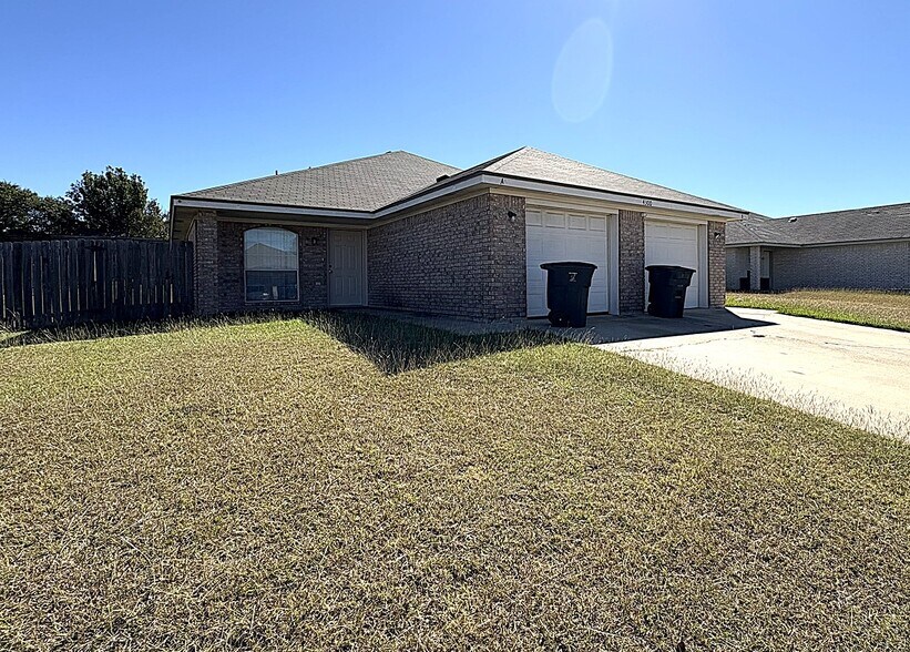 Building Photo - 4300 Alleeta Dr