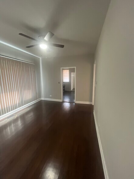 Dining Room - 7540 S Wabash Ave
