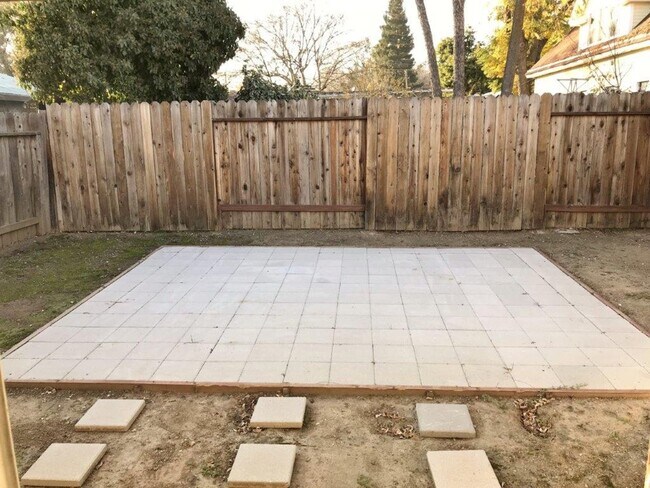 Building Photo - 3 Bedroom 1 Bath w/ 1 Car Garage and Yard - North Vacaville *STAR RENTALS