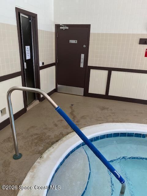 Building Photo - 9045 South Dr