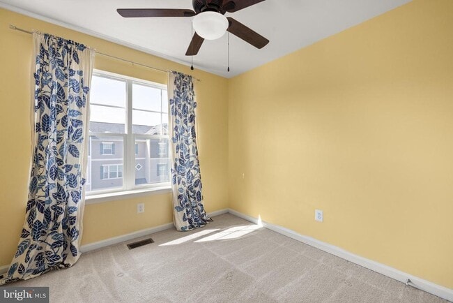 Building Photo - 111 Rotunda Dr