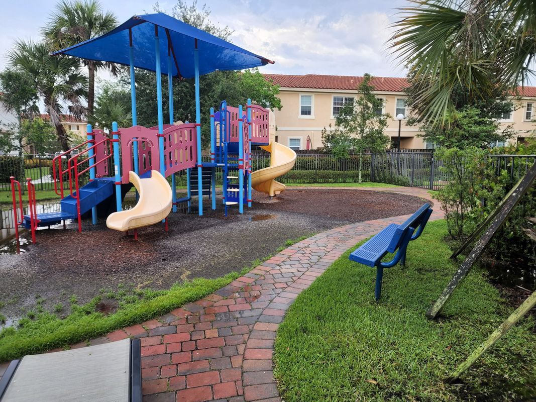 Building Photo - 5070 Ashley River Rd