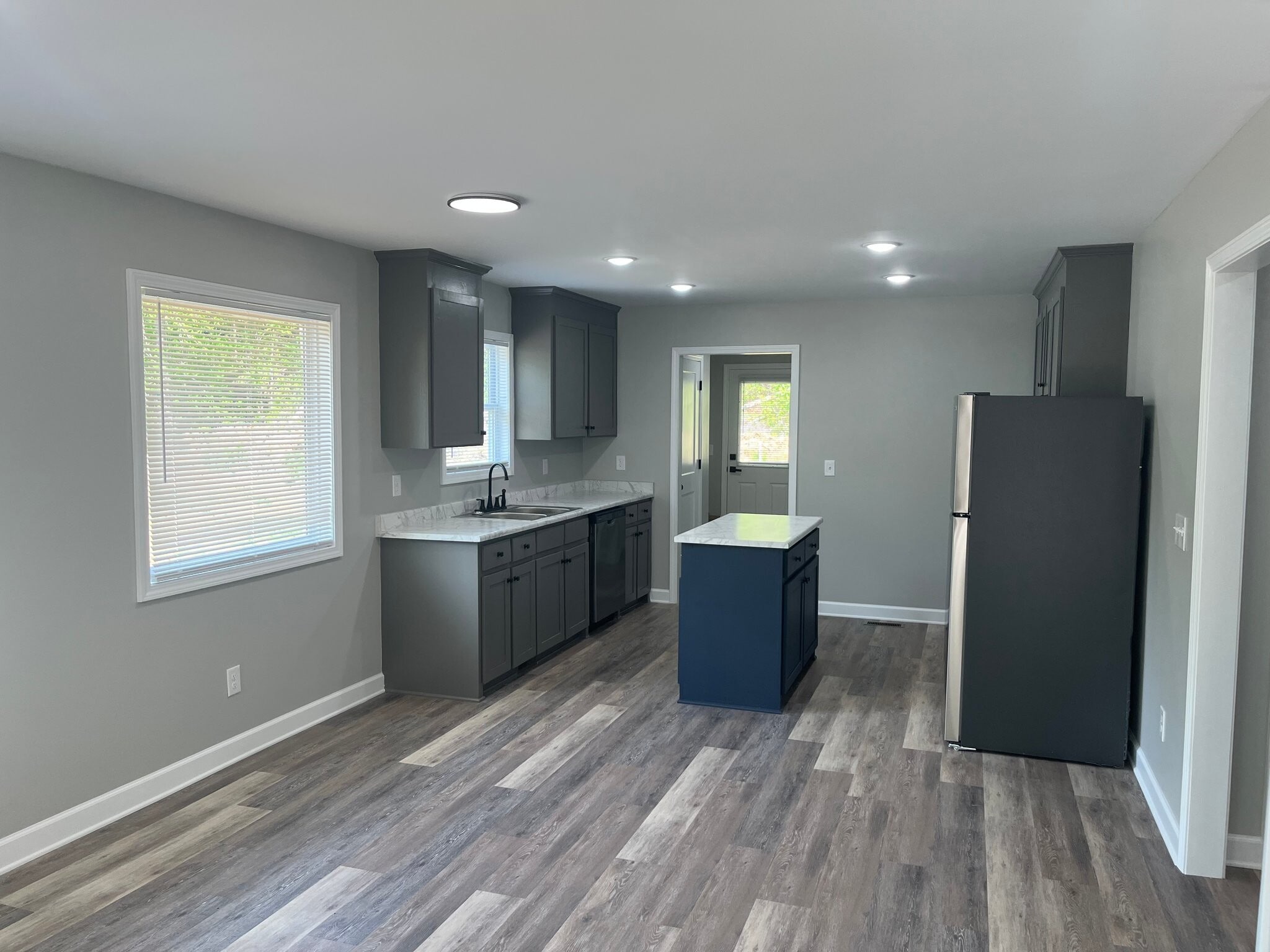 Building Photo - 120 Sunset Ave