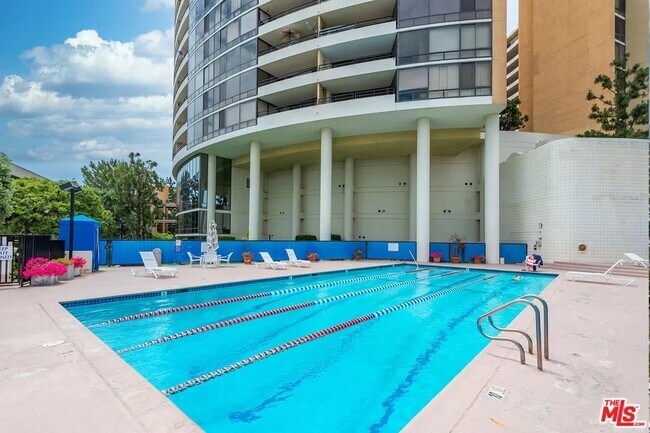 Building Photo - 4335 Marina City Dr