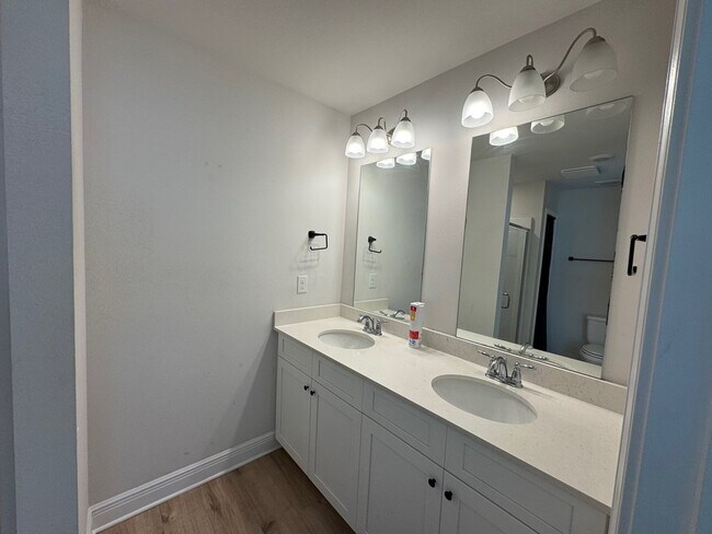 Building Photo - 272 The Prado