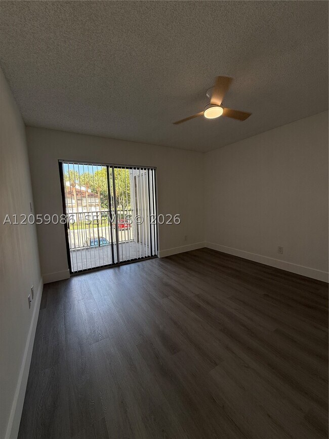 Building Photo - 510 S Park Rd