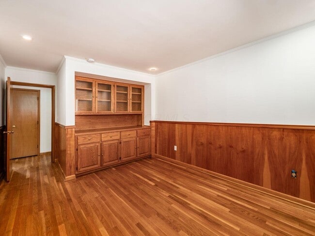 Building Photo - 2663 Charing Rd