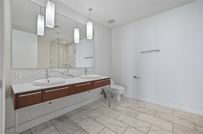 Building Photo - 4471 Dean Martin Dr