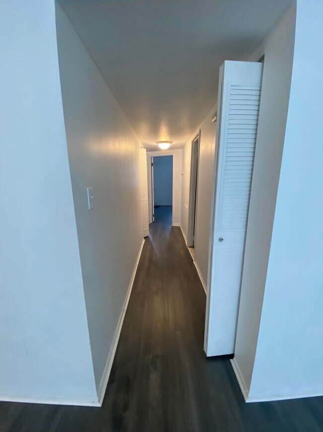 Building Photo - 3025 S 72nd St