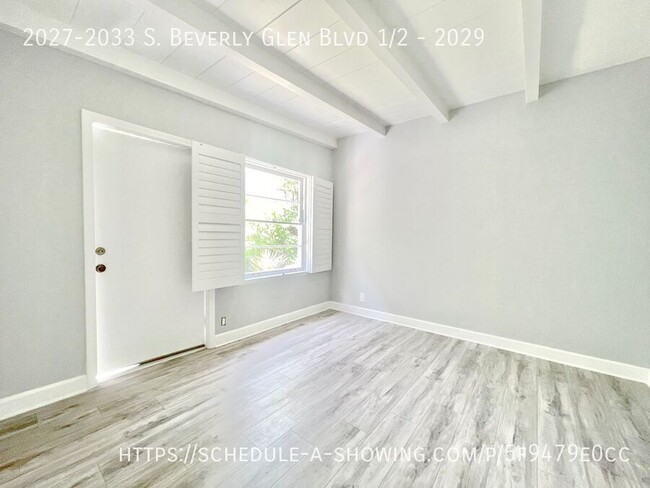 Building Photo - Beautiful Newly Remodeled Modern Large 1 B...