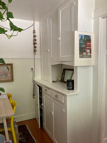 Building Photo - 422 El Centro St