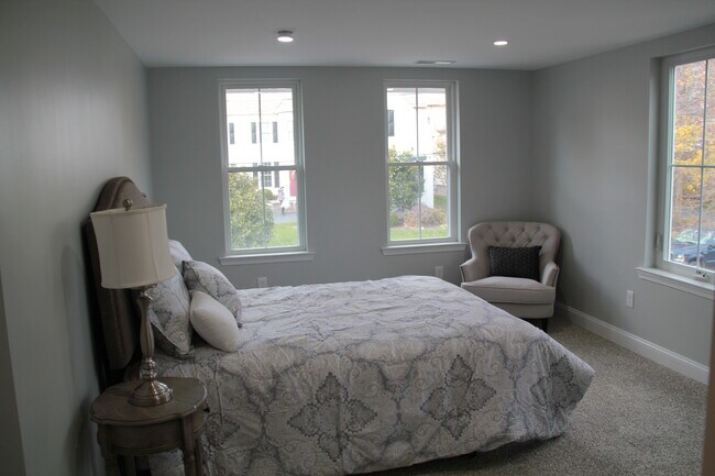 Building Photo - 55 Franklin Ave