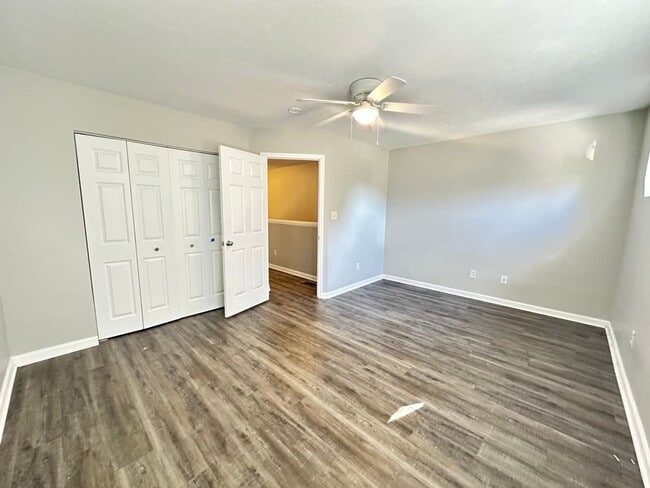 Building Photo - 114 Tanbark Dr