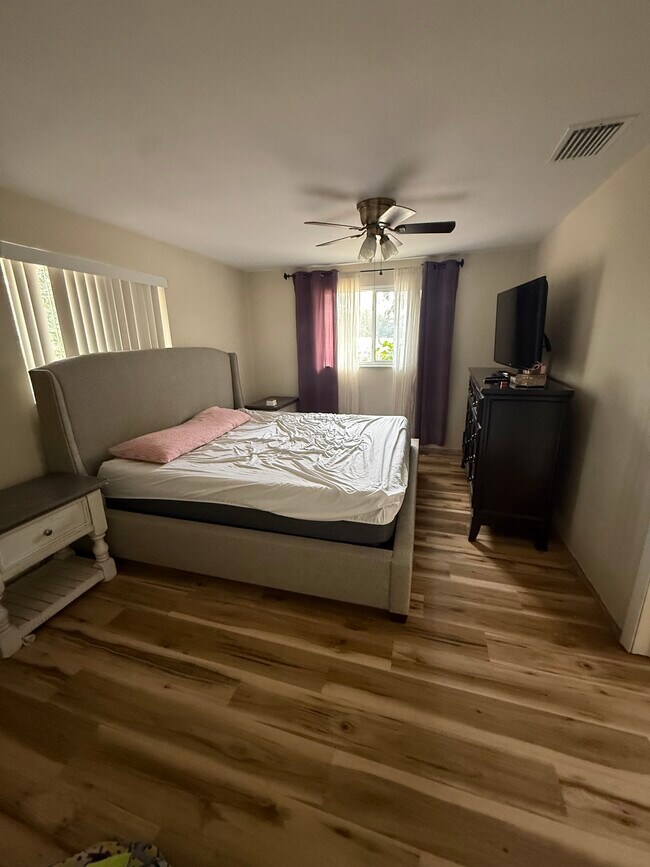 Building Photo - 1388 Rose St