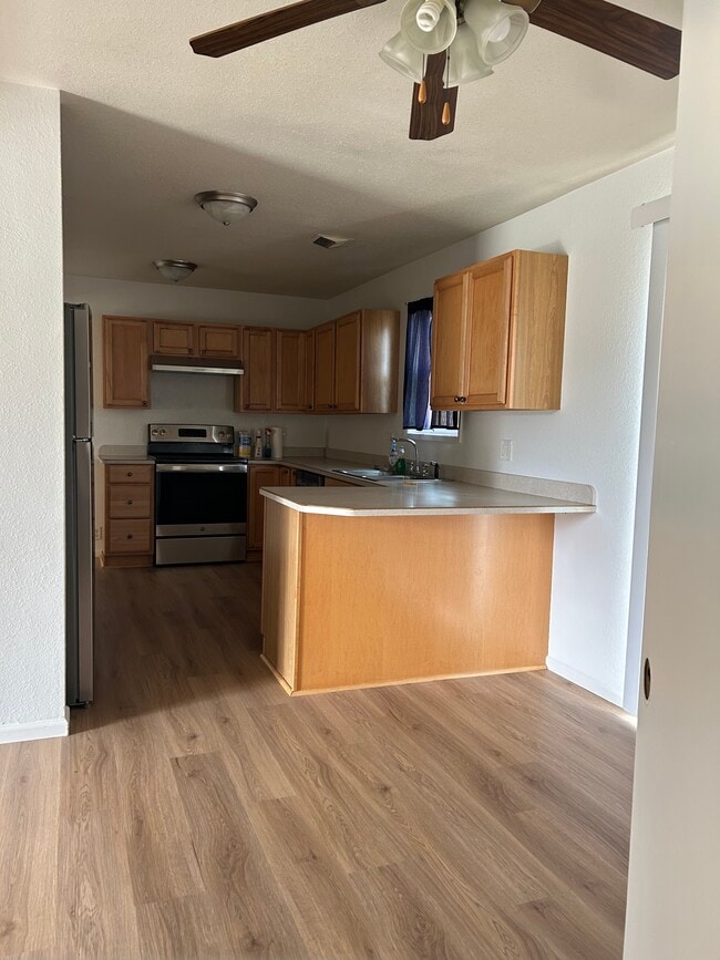 Building Photo - 918 Knapp St