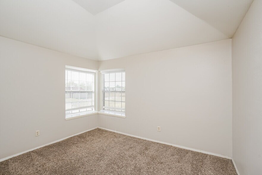 Building Photo - 5907 Beaconridge Dr