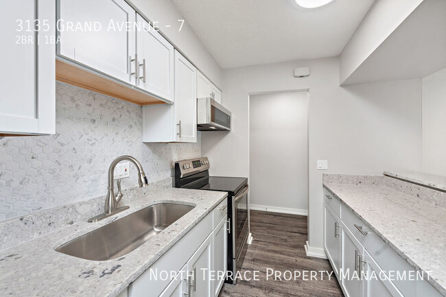 Building Photo - ? Freshly Renovated 2-Bedroom in Midtown—R...