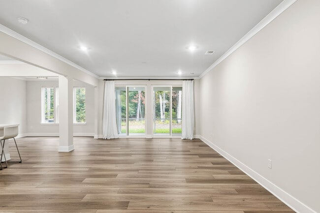 Building Photo - 32066 White Tail Dr