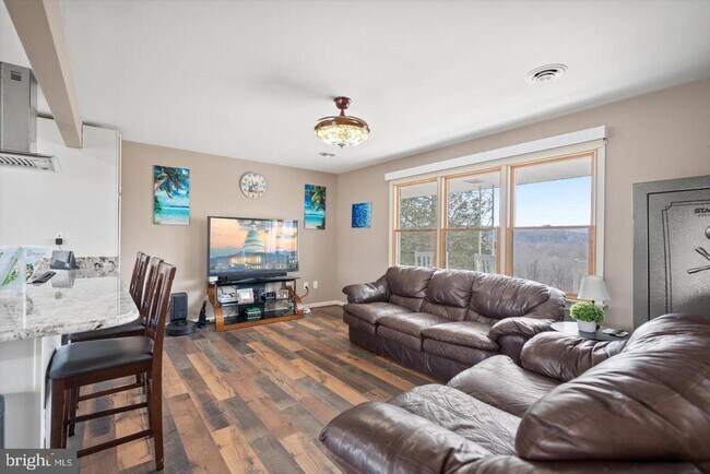 Building Photo - 436 Castleton Meadows Ln