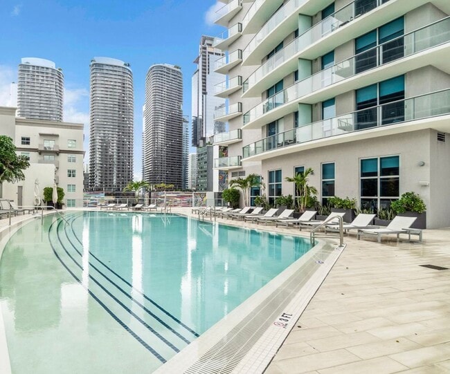 Building Photo - 1100 S Miami Ave