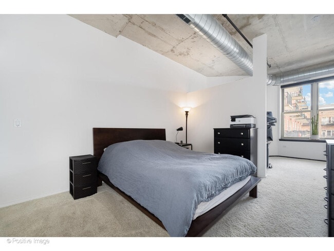 Building Photo - 6 S Laflin St