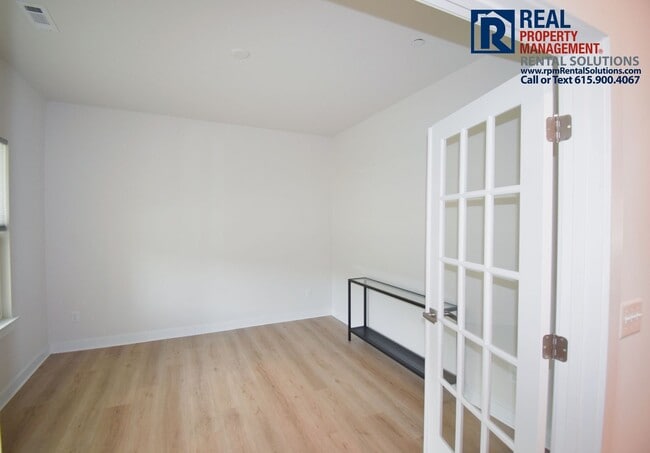 Building Photo - Luxury 4 bd 3.5 bath with office, bonus ro...