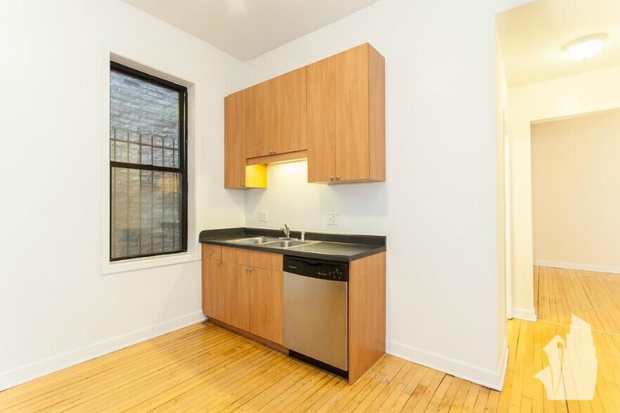 Building Photo - 2134 W Concord Pl