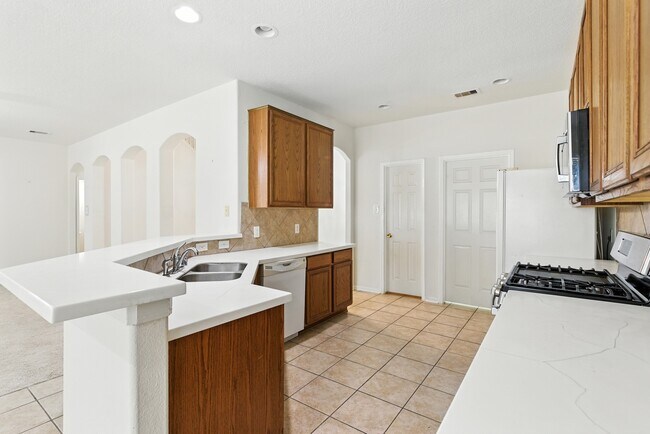 Building Photo - 18607 Camellia Dale tr