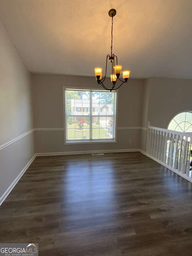 Building Photo - 5600 Sugar Crossing Dr