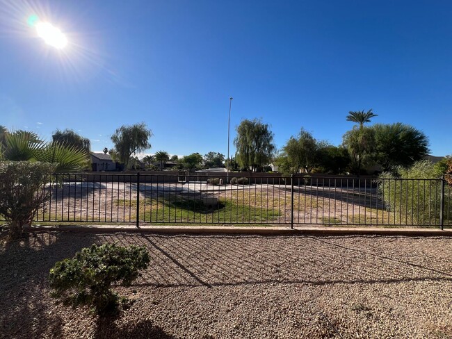 Building Photo - 3 BEDROOM IN LA QUINTA!