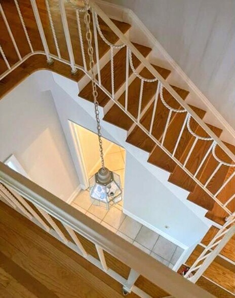 Building Photo - 537 Winterburn Grv