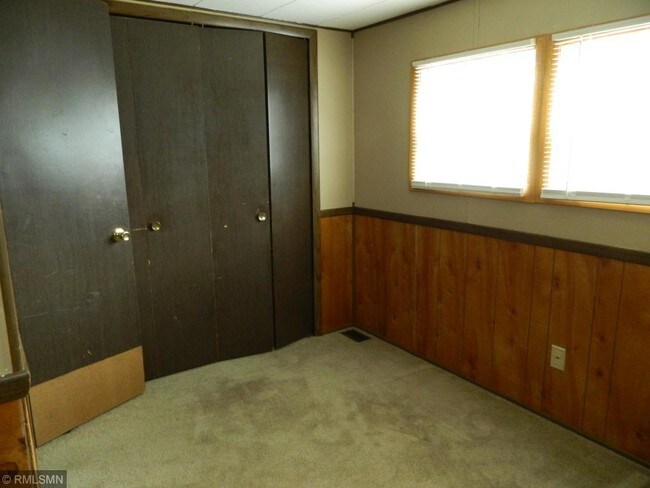 Building Photo - 185 US-212