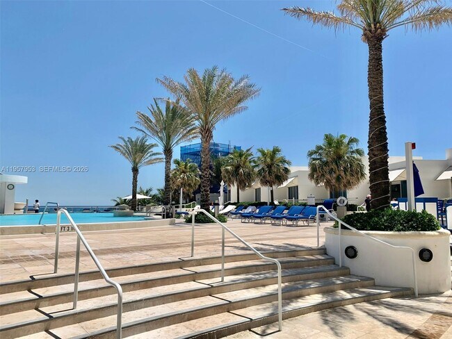 Building Photo - 3101 S Ocean Dr