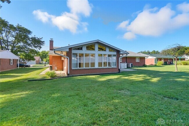 Building Photo - 1033 Georgian Dr