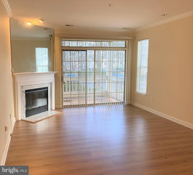 Building Photo - 10816 Antigua Terrace