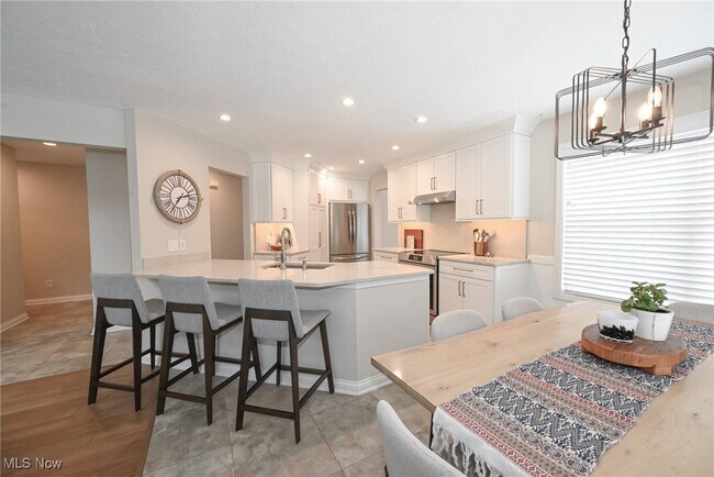 Building Photo - 1305 Fieldstone Ct