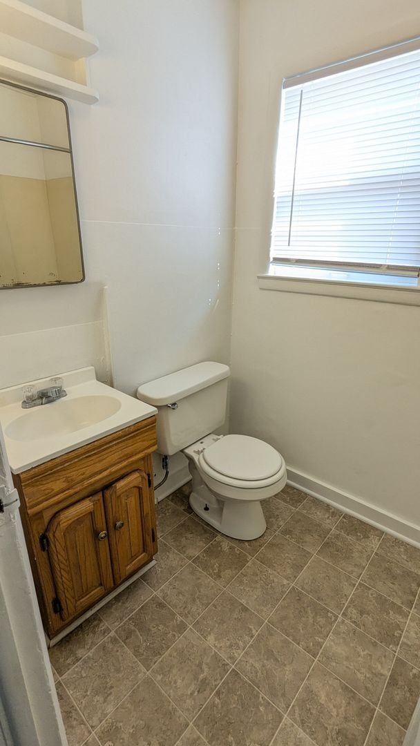 Building Photo - Cute 1-bed house with carport & more