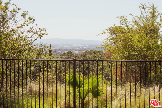 Building Photo - 1070 Norumbega Dr