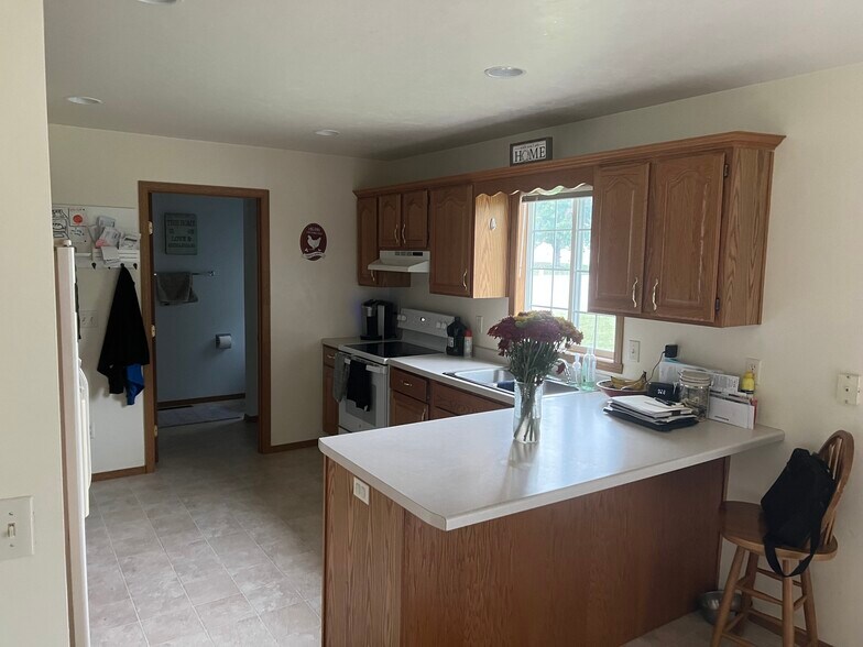 Building Photo - 1511 Redstone Trl