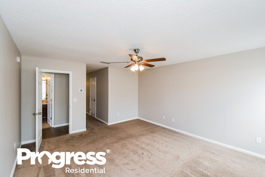 Building Photo - 12363 Guava Ct